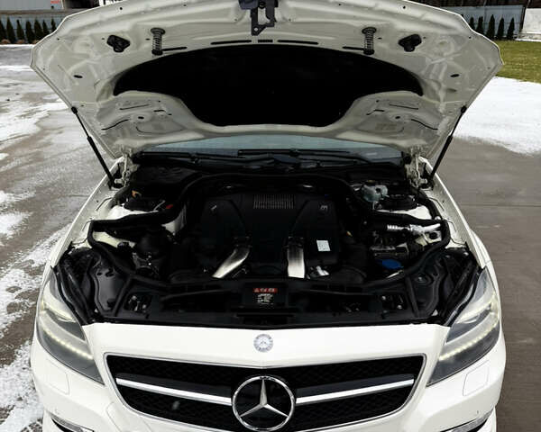 Белый Мерседес ЦЛС-Класс, объемом двигателя 4.7 л и пробегом 140 тыс. км за 16800 $, фото 60 на Automoto.ua