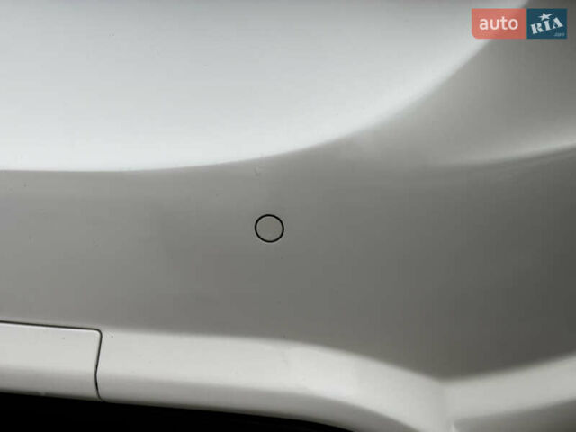 Белый Мерседес ЦЛС-Класс, объемом двигателя 4.7 л и пробегом 140 тыс. км за 16800 $, фото 27 на Automoto.ua