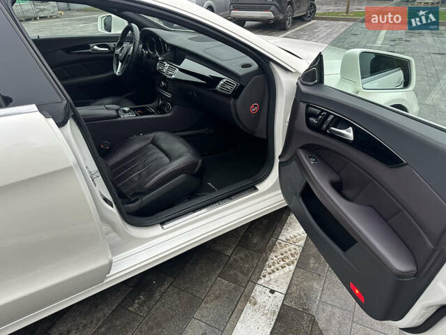 Білий Мерседес ЦЛС-Клас, об'ємом двигуна 4.66 л та пробігом 134 тис. км за 15000 $, фото 13 на Automoto.ua