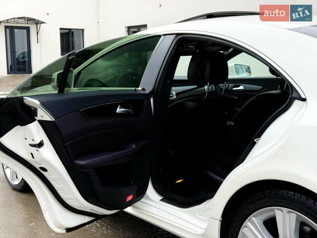 Белый Мерседес ЦЛС-Класс, объемом двигателя 4.7 л и пробегом 140 тыс. км за 16800 $, фото 55 на Automoto.ua