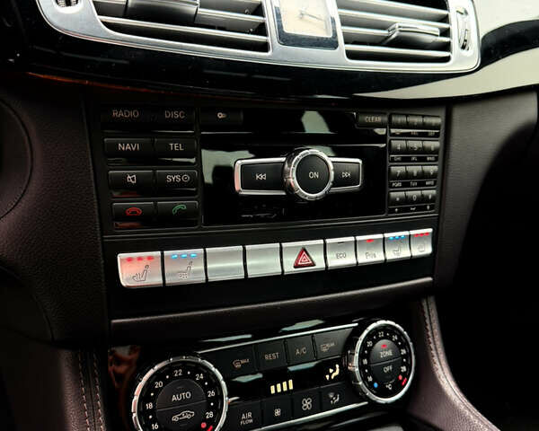 Белый Мерседес ЦЛС-Класс, объемом двигателя 4.7 л и пробегом 140 тыс. км за 16800 $, фото 40 на Automoto.ua