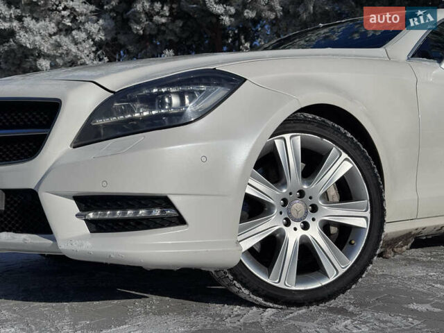 Белый Мерседес ЦЛС-Класс, объемом двигателя 4.7 л и пробегом 145 тыс. км за 15850 $, фото 1 на Automoto.ua