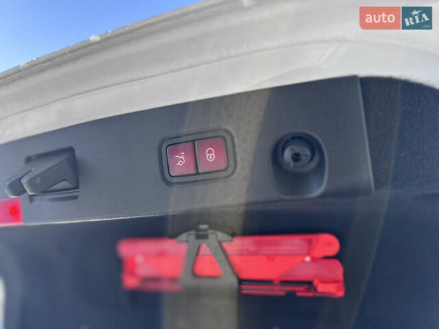 Белый Мерседес ЦЛС-Класс, объемом двигателя 4.7 л и пробегом 145 тыс. км за 15850 $, фото 54 на Automoto.ua