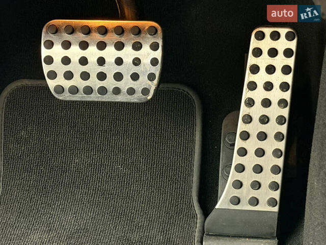 Белый Мерседес ЦЛС-Класс, объемом двигателя 4.7 л и пробегом 140 тыс. км за 16800 $, фото 61 на Automoto.ua