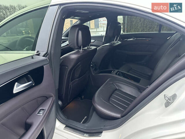 Білий Мерседес ЦЛС-Клас, об'ємом двигуна 4.66 л та пробігом 134 тис. км за 15000 $, фото 16 на Automoto.ua