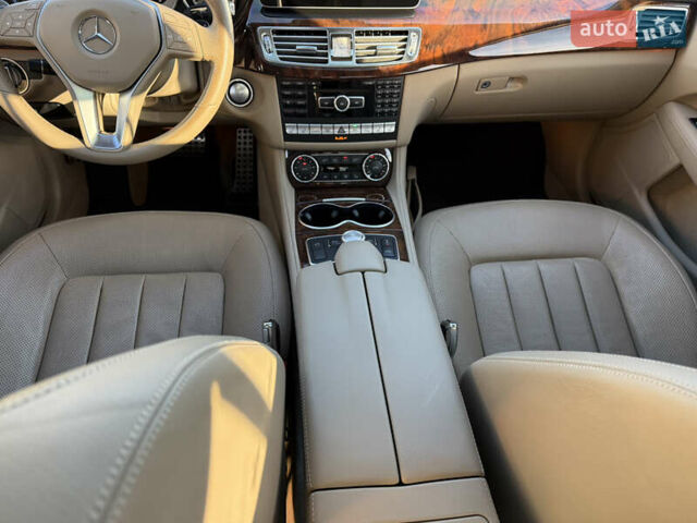 Белый Мерседес ЦЛС-Класс, объемом двигателя 4.7 л и пробегом 118 тыс. км за 19500 $, фото 71 на Automoto.ua