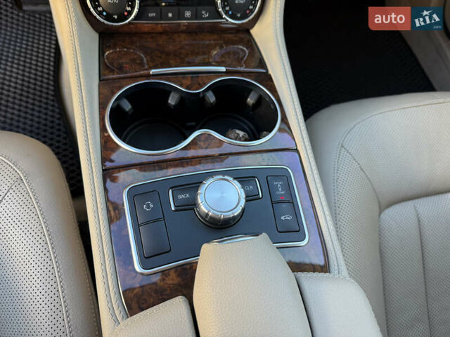 Белый Мерседес ЦЛС-Класс, объемом двигателя 4.7 л и пробегом 118 тыс. км за 19500 $, фото 43 на Automoto.ua