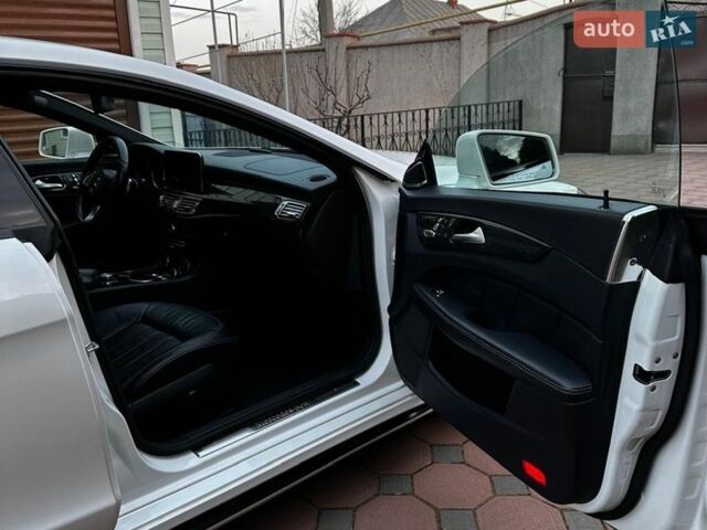 Белый Мерседес ЦЛС-Класс, объемом двигателя 3 л и пробегом 214 тыс. км за 21600 $, фото 10 на Automoto.ua