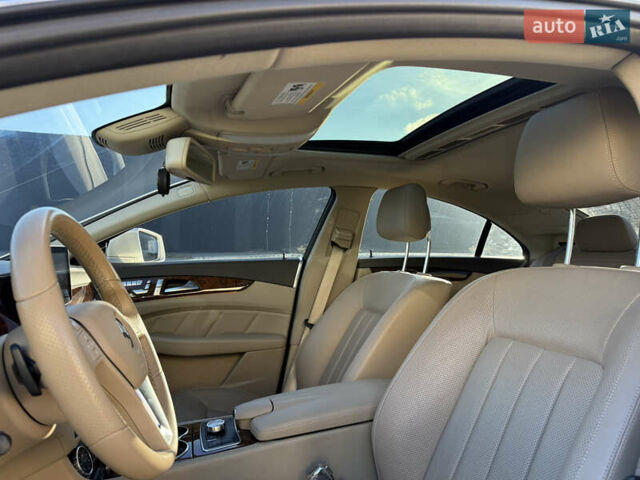 Белый Мерседес ЦЛС-Класс, объемом двигателя 4.7 л и пробегом 118 тыс. км за 19500 $, фото 47 на Automoto.ua