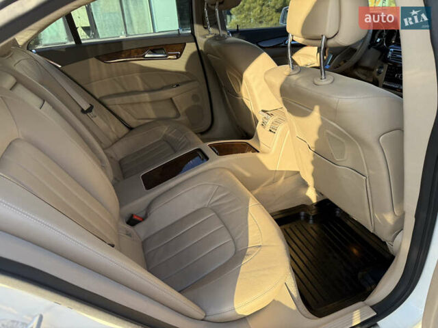 Белый Мерседес ЦЛС-Класс, объемом двигателя 4.7 л и пробегом 118 тыс. км за 19500 $, фото 59 на Automoto.ua