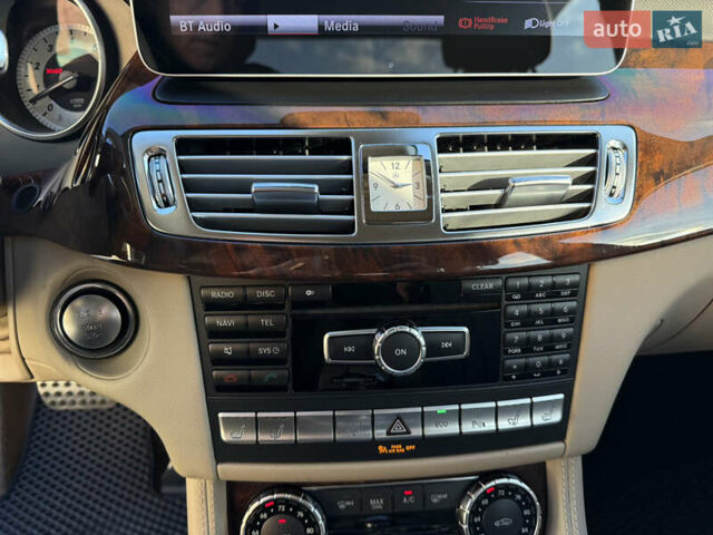 Белый Мерседес ЦЛС-Класс, объемом двигателя 4.7 л и пробегом 118 тыс. км за 19500 $, фото 41 на Automoto.ua