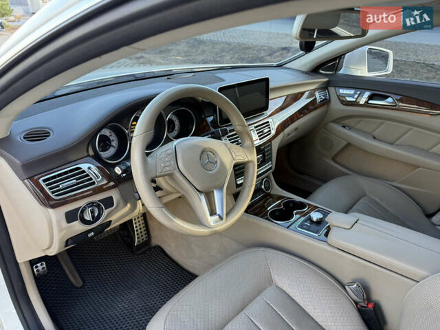 Белый Мерседес ЦЛС-Класс, объемом двигателя 4.7 л и пробегом 118 тыс. км за 19500 $, фото 35 на Automoto.ua