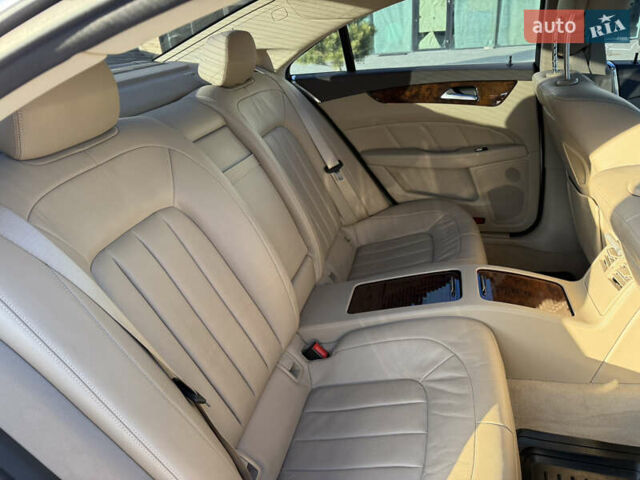 Белый Мерседес ЦЛС-Класс, объемом двигателя 4.7 л и пробегом 118 тыс. км за 19500 $, фото 62 на Automoto.ua