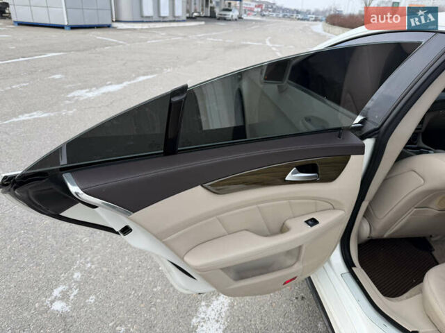 Білий Мерседес ЦЛС-Клас, об'ємом двигуна 3 л та пробігом 300 тис. км за 27000 $, фото 20 на Automoto.ua