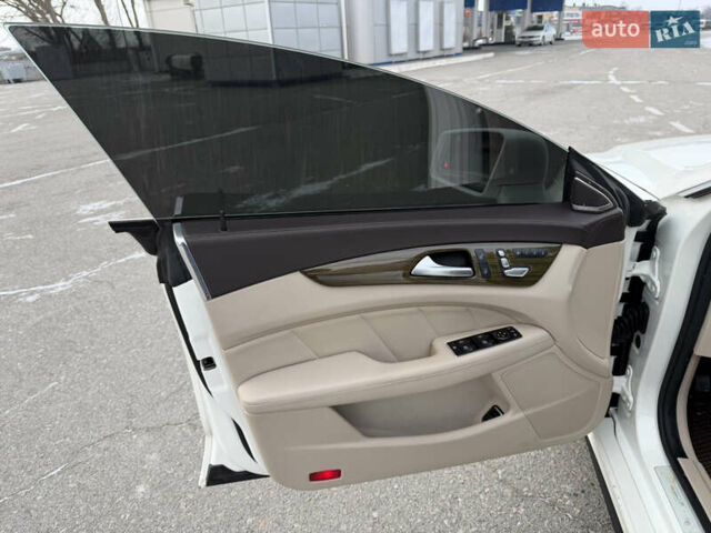 Білий Мерседес ЦЛС-Клас, об'ємом двигуна 3 л та пробігом 300 тис. км за 27000 $, фото 21 на Automoto.ua