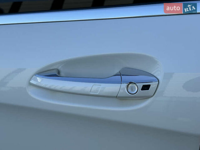 Белый Мерседес ЦЛС-Класс, объемом двигателя 4.7 л и пробегом 118 тыс. км за 19500 $, фото 25 на Automoto.ua