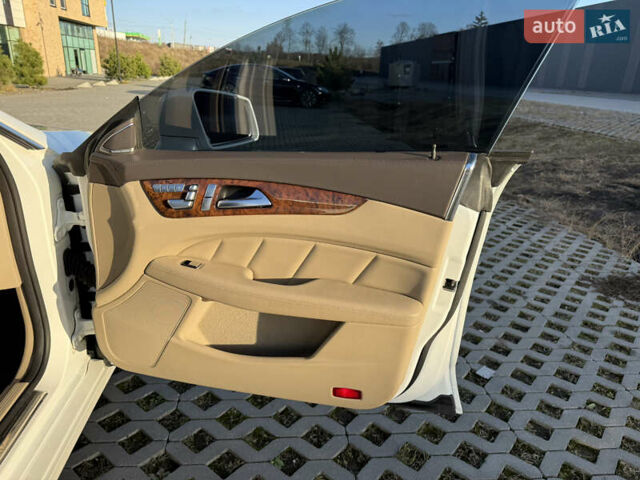 Белый Мерседес ЦЛС-Класс, объемом двигателя 4.7 л и пробегом 118 тыс. км за 19500 $, фото 48 на Automoto.ua