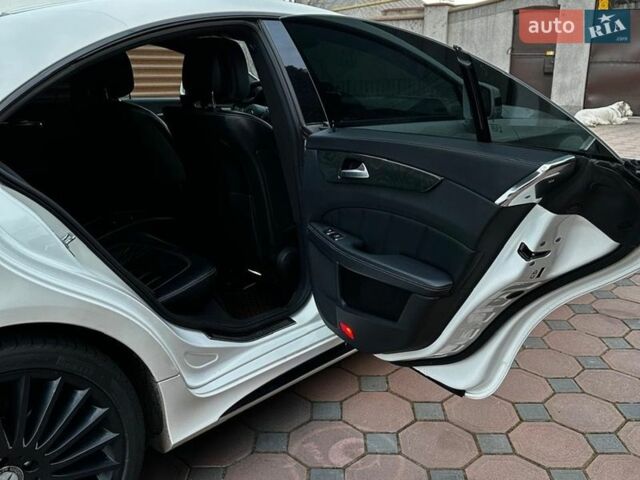 Белый Мерседес ЦЛС-Класс, объемом двигателя 3 л и пробегом 214 тыс. км за 21600 $, фото 14 на Automoto.ua