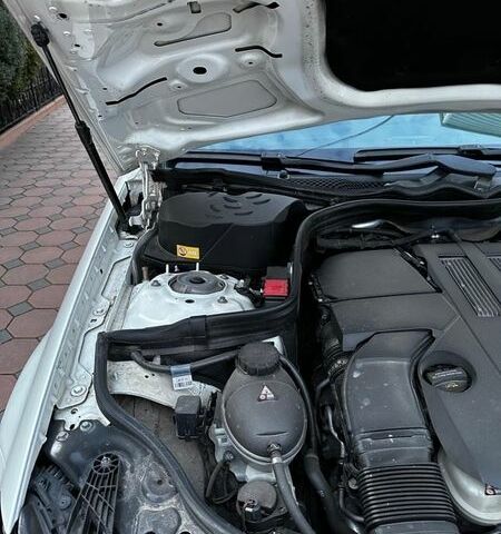 Белый Мерседес ЦЛС-Класс, объемом двигателя 3 л и пробегом 238 тыс. км за 21900 $, фото 29 на Automoto.ua