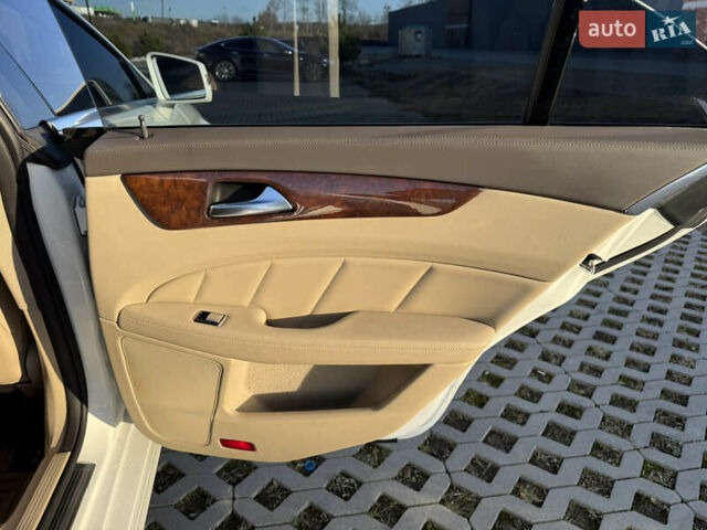 Белый Мерседес ЦЛС-Класс, объемом двигателя 4.7 л и пробегом 118 тыс. км за 19500 $, фото 58 на Automoto.ua