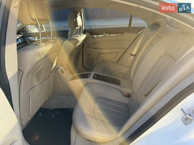 Белый Мерседес ЦЛС-Класс, объемом двигателя 4.7 л и пробегом 118 тыс. км за 19500 $, фото 66 на Automoto.ua