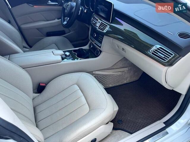 Белый Мерседес ЦЛС-Класс, объемом двигателя 3 л и пробегом 295 тыс. км за 17999 $, фото 14 на Automoto.ua