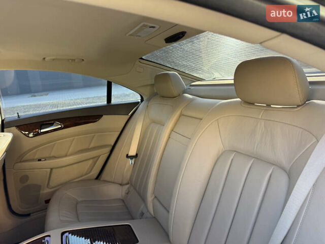 Белый Мерседес ЦЛС-Класс, объемом двигателя 4.7 л и пробегом 118 тыс. км за 19500 $, фото 68 на Automoto.ua