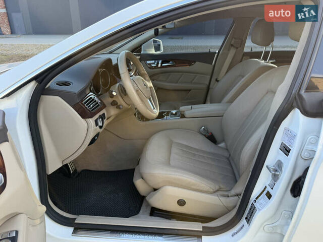 Белый Мерседес ЦЛС-Класс, объемом двигателя 4.7 л и пробегом 118 тыс. км за 19500 $, фото 31 на Automoto.ua