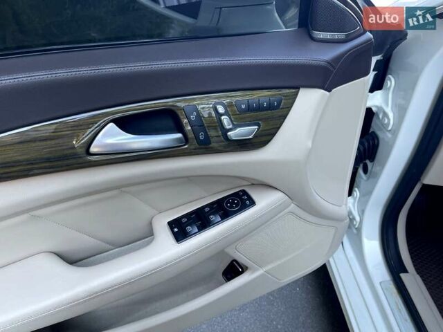 Белый Мерседес ЦЛС-Класс, объемом двигателя 3 л и пробегом 295 тыс. км за 17999 $, фото 21 на Automoto.ua