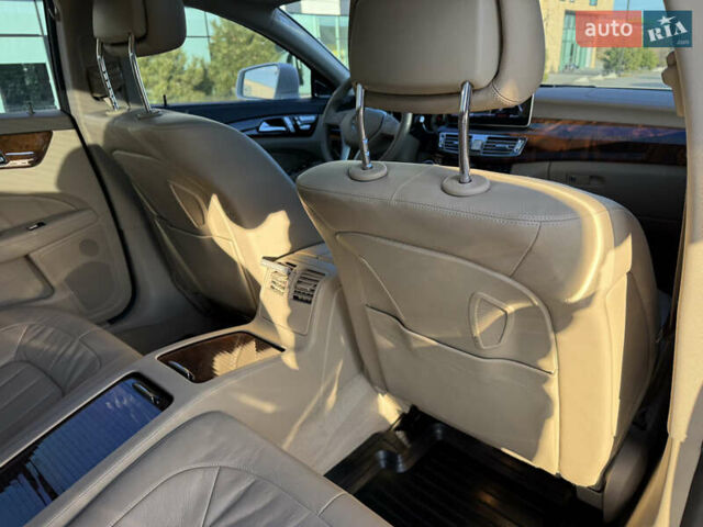 Белый Мерседес ЦЛС-Класс, объемом двигателя 4.7 л и пробегом 118 тыс. км за 19500 $, фото 60 на Automoto.ua