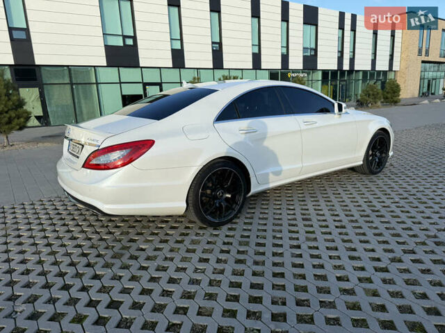 Белый Мерседес ЦЛС-Класс, объемом двигателя 4.7 л и пробегом 118 тыс. км за 19500 $, фото 12 на Automoto.ua