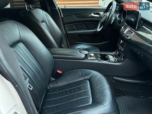 Белый Мерседес ЦЛС-Класс, объемом двигателя 3 л и пробегом 214 тыс. км за 21600 $, фото 12 на Automoto.ua