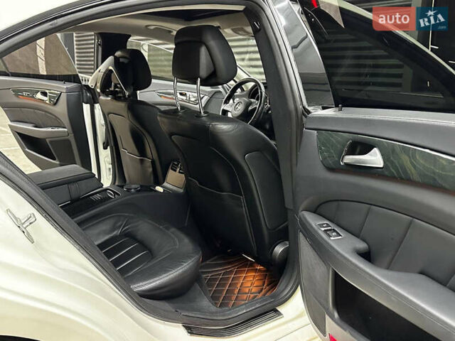 Белый Мерседес ЦЛС-Класс, объемом двигателя 2.2 л и пробегом 130 тыс. км за 27700 $, фото 17 на Automoto.ua