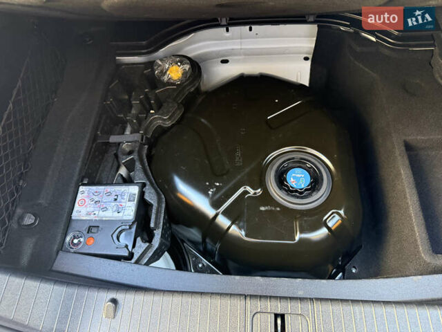 Белый Мерседес ЦЛС-Класс, объемом двигателя 0 л и пробегом 204 тыс. км за 24777 $, фото 6 на Automoto.ua