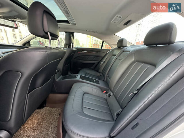 Белый Мерседес ЦЛС-Класс, объемом двигателя 2.14 л и пробегом 141 тыс. км за 24500 $, фото 26 на Automoto.ua