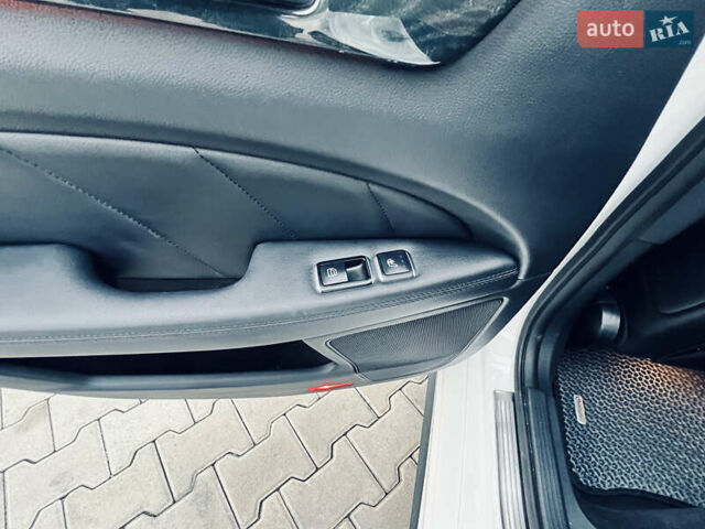 Белый Мерседес ЦЛС-Класс, объемом двигателя 2.99 л и пробегом 66 тыс. км за 35999 $, фото 40 на Automoto.ua