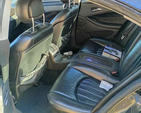 Черный Мерседес ЦЛС-Класс, объемом двигателя 3.5 л и пробегом 270 тыс. км за 10000 $, фото 3 на Automoto.ua