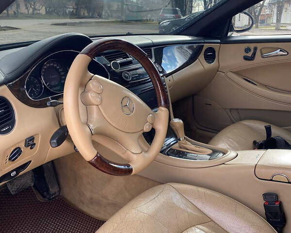 Черный Мерседес ЦЛС-Класс, объемом двигателя 4.97 л и пробегом 295 тыс. км за 9999 $, фото 7 на Automoto.ua