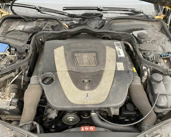 Черный Мерседес ЦЛС-Класс, объемом двигателя 3.5 л и пробегом 215 тыс. км за 10500 $, фото 12 на Automoto.ua