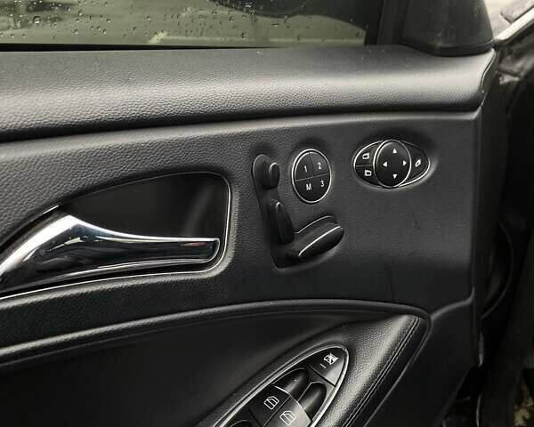 Черный Мерседес ЦЛС-Класс, объемом двигателя 3.5 л и пробегом 215 тыс. км за 10500 $, фото 11 на Automoto.ua