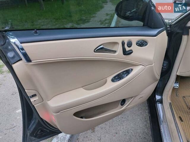 Черный Мерседес ЦЛС-Класс, объемом двигателя 3.5 л и пробегом 292 тыс. км за 10500 $, фото 5 на Automoto.ua