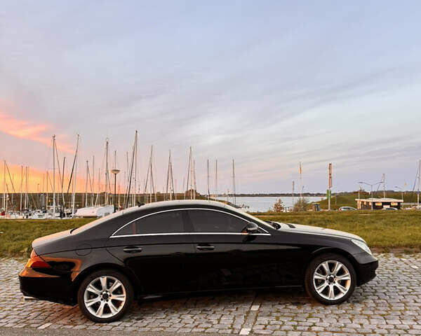 Черный Мерседес ЦЛС-Класс, объемом двигателя 5.46 л и пробегом 287 тыс. км за 11500 $, фото 6 на Automoto.ua