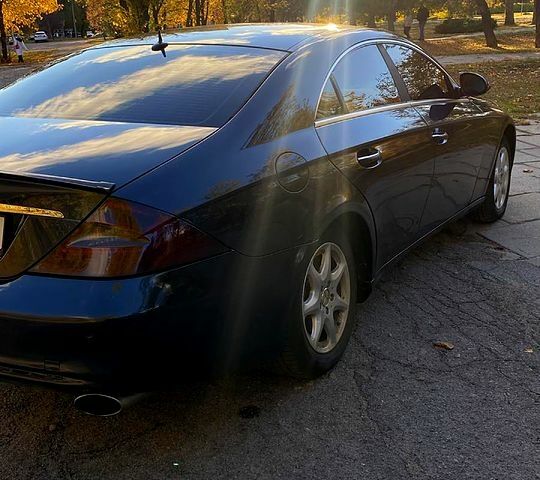 Черный Мерседес ЦЛС-Класс, объемом двигателя 3.5 л и пробегом 375 тыс. км за 5700 $, фото 5 на Automoto.ua