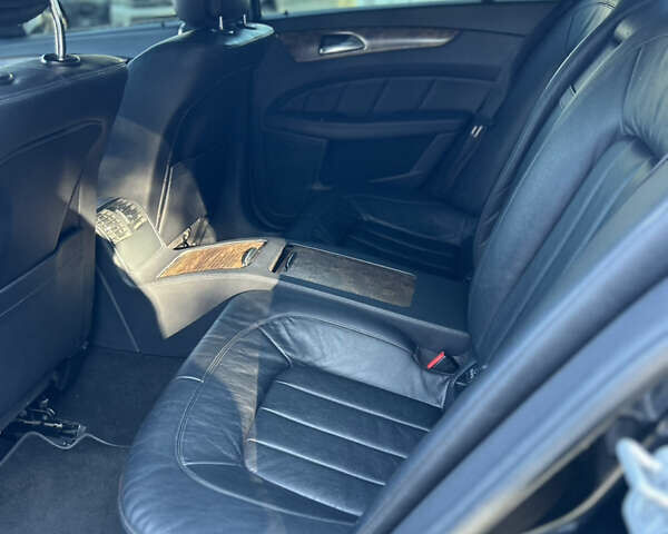 Чорний Мерседес ЦЛС-Клас, об'ємом двигуна 2.2 л та пробігом 280 тис. км за 20800 $, фото 20 на Automoto.ua