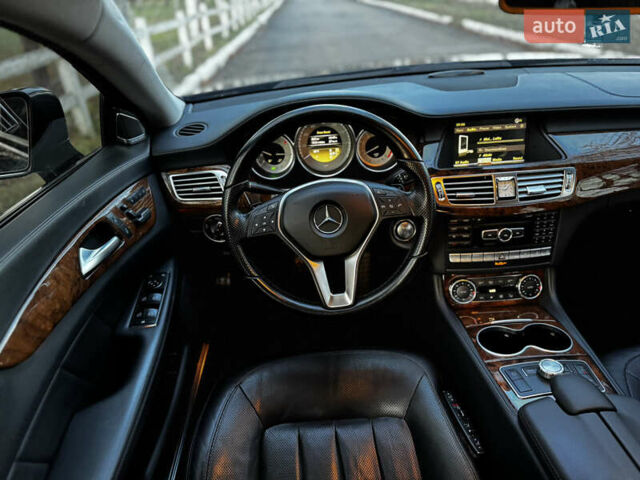 Черный Мерседес ЦЛС-Класс, объемом двигателя 4.66 л и пробегом 195 тыс. км за 17000 $, фото 17 на Automoto.ua