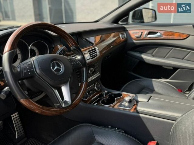 Черный Мерседес ЦЛС-Класс, объемом двигателя 4.66 л и пробегом 152 тыс. км за 17500 $, фото 16 на Automoto.ua