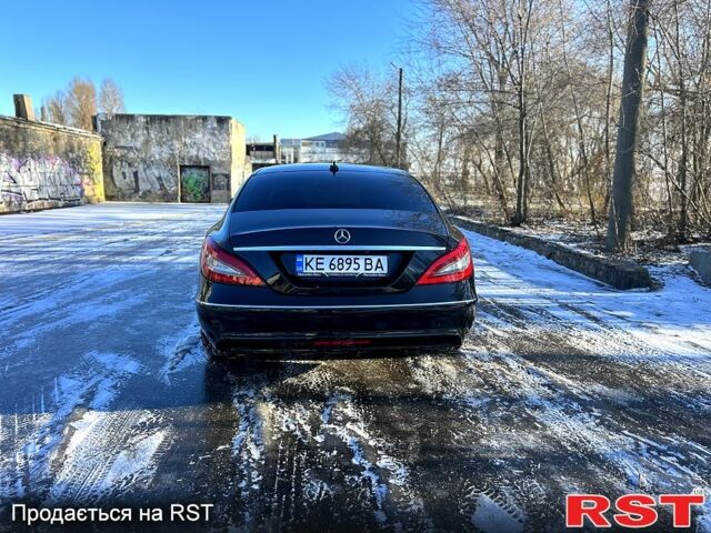 Черный Мерседес ЦЛС-Класс, объемом двигателя 2.1 л и пробегом 280 тыс. км за 19400 $, фото 4 на Automoto.ua