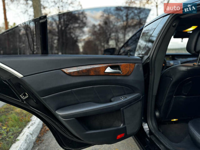 Черный Мерседес ЦЛС-Класс, объемом двигателя 4.66 л и пробегом 195 тыс. км за 17000 $, фото 16 на Automoto.ua