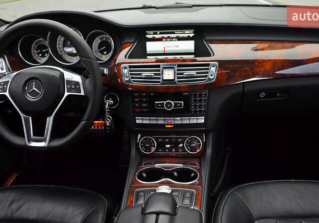 Черный Мерседес ЦЛС-Класс, объемом двигателя 4.7 л и пробегом 208 тыс. км за 21500 $, фото 11 на Automoto.ua