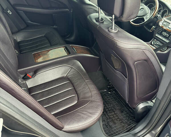 Черный Мерседес ЦЛС-Класс, объемом двигателя 3.5 л и пробегом 193 тыс. км за 21000 $, фото 6 на Automoto.ua